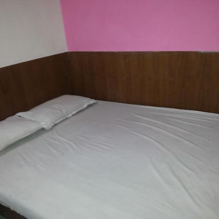 Mahesh Guest House Új-Delhi Szoba fotó