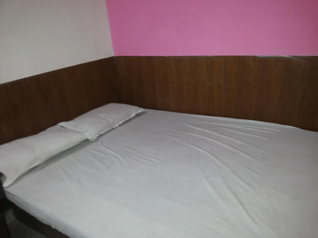 Mahesh Guest House Új-Delhi Szoba fotó