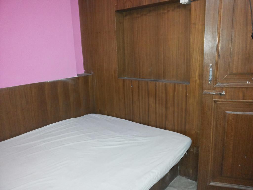 Mahesh Guest House Új-Delhi Szoba fotó